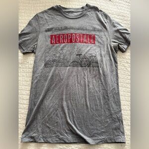 Red and Gray Aeropostale Men’s Graphic T-shirt Size Large